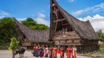 Rumah Adat Sumatera Utara: Menjelajahi Keunikan Budaya Batak, Karo, dan Melayu